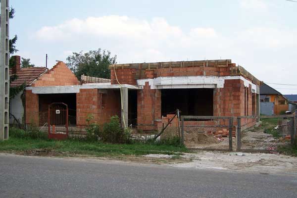 Szandaszőlős, családi ház