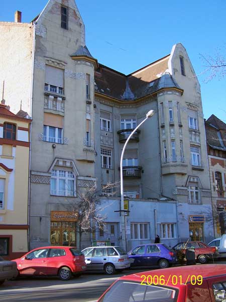 Szolnok, Szap�ry �t 16. eredeti homlokzata