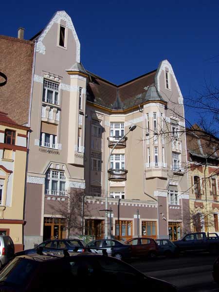 Szolnok, Szap�ry �t 16. - T�rsash�z